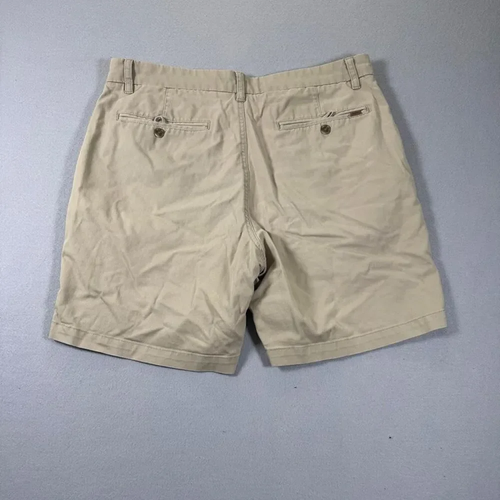 Chaps Men's Tan and Cream Shorts